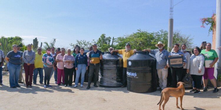 La Dirección Municipal de Atención Ciudadana hizo entrega de apoyos sociales en la comunidad de Los Pozos en CSL