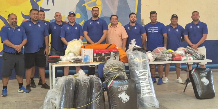 UABCS refuerza el deporte universitario con la entrega de nuevo equipamiento 