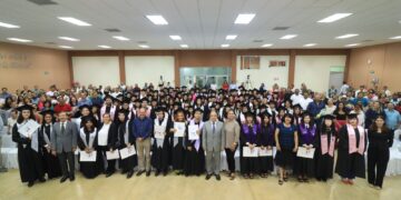UABCS celebra la entrega de 418 documentos de egreso en nueva ceremonia de graduación