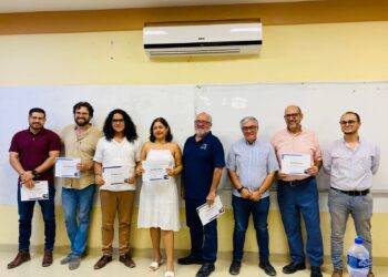 Entregan en la UABCS premios universitarios de Poesía, Cuento y Ensayo 
