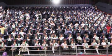 Brinda DIF La Paz función de cine gratis a 600 estudiantes de La Paz