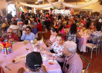 Celebra DIF Municipal La Paz el “Día de los Abuelos” con desayuno