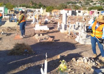 Cuadrillas de Servicios Públicos continúan con mantenimiento en panteón de Los San Juanes