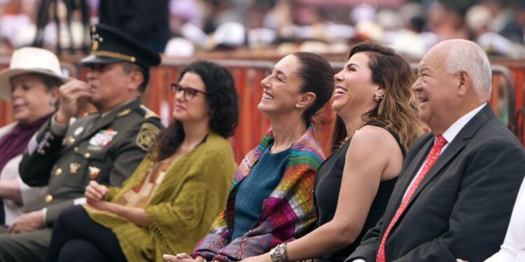 GOBERNADOR DE BAJA CALIFORNIA SUR ASISTE AL SEXTO INFORME DE GOBIERNO DEL PRESIDENTE ANDRÉS MANUEL LÓPEZ OBRADOR