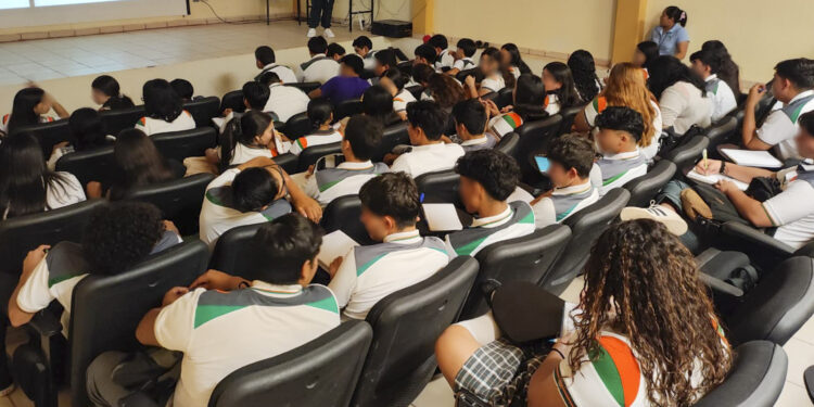 IMPARTE CECYTE BCS TALLERES DE BIENESTAR EMOCIONAL A COMUNIDAD EDUCATIVA