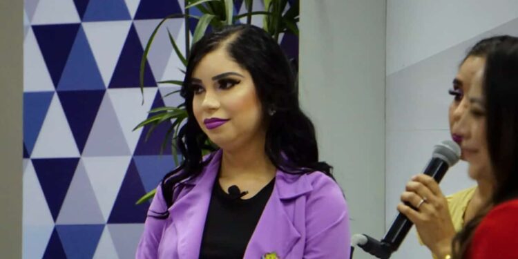 LLEVAN A CABO EN LA PAZ PANEL “MUJERES SOBRESALIENTES EN BCS”