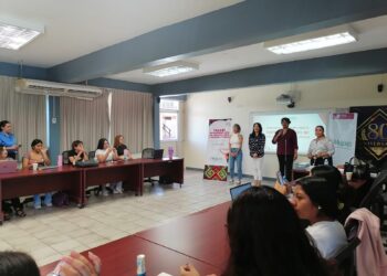 IMPARTE ISMUJERES TALLER A ESTUDIANTES DE LA BENEMÉRITA ESCUELA NORMAL URBANA
