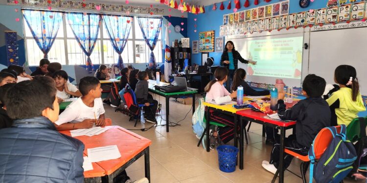 ATIENDEN ESCUELAS MULTIGRADO DE BCS A MIL ESTUDIANTES