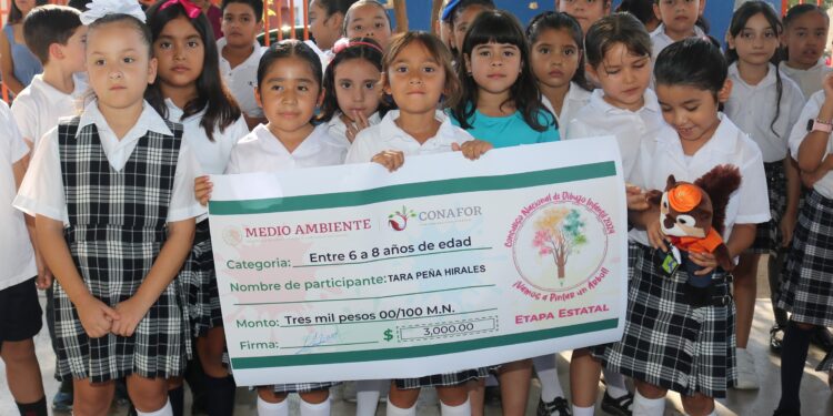 PREMIAN A GANADORES DEL CERTAMEN “VAMOS A PINTAR UN ÁRBOL”