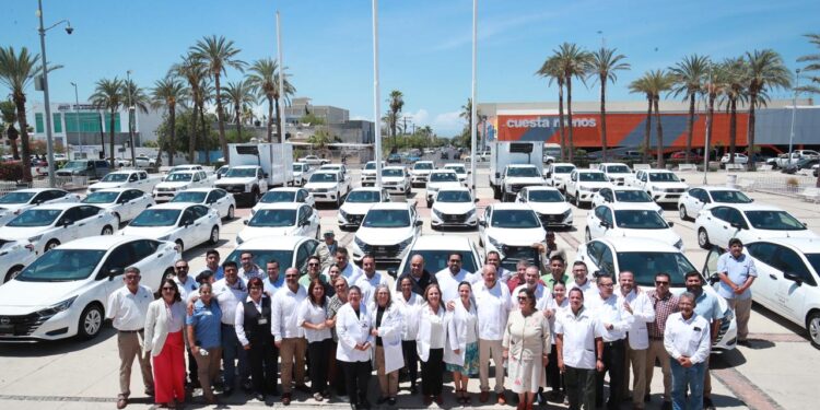 ENTREGA GOBIERNO DE BCS VEHÍCULOS NUEVOS PARA FORTALECER PROGRAMAS DE SALUD PÚBLICA