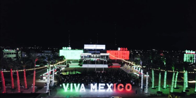 ENCIENDE VMCC ILUMINACIÓN ALUSIVA A LAS FESTIVIDADES DE SEPTIEMBRE EN BCS