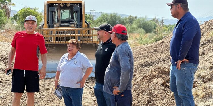 Realiza Servicios Públicos trabajos de encause y desazolve en el arroyo Juan de Dios Angulo