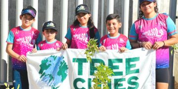 Reforestan niños del programa Impulso zona en la nueva planta potabilizadora de La Paz