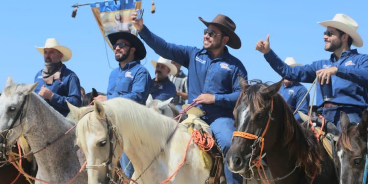 Celebran con éxito tradicional cabalgata en honor a San Lucas Evangelista