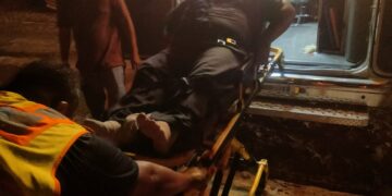 Responde Gobierno de Los Cabos ante incendio en casa habitación de SJC; acudió el secretario general Alberto Rentería