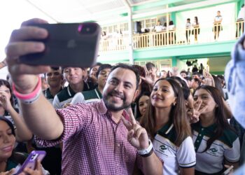 Entregan en Los Cabos obras de infraestructura educativa