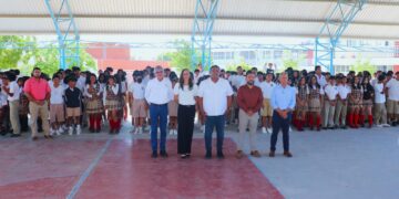 Autoridades y estudiantes de CSL conmemoran medio siglo de la conversión de territorio a estado de Baja California Sur