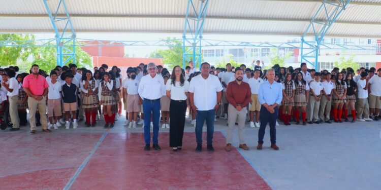 Autoridades y estudiantes de CSL conmemoran medio siglo de la conversión de territorio a estado de Baja California Sur