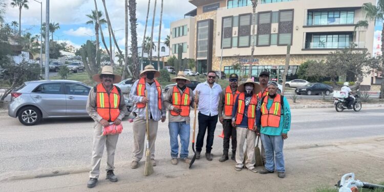 Refuerza Servicios Públicos el barrido manual y mecánico en el Centro de SJC