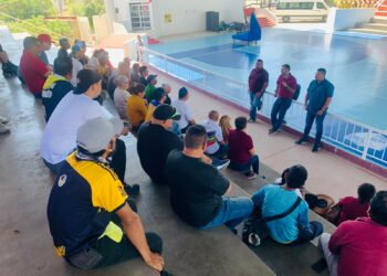 Visita titular del INDEM Los Cabos Elton Olachea Arce, al personal de CSL 