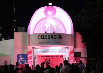 Autoridades municipales promueven la detección oportuna del cáncer de mama