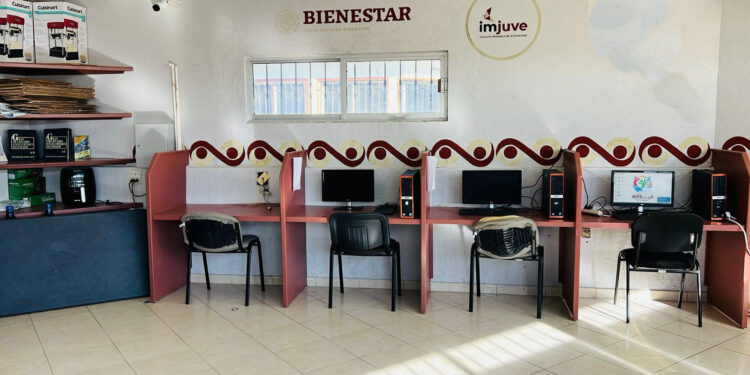 A disposición de la juventud el Centro de Cómputo del INJUVE Los Cabos