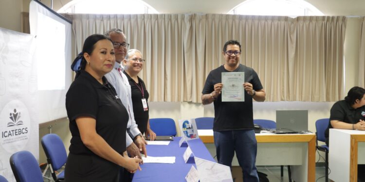 UABCS e ICATEBCS clausuran curso de “Introducción a la Lengua de Señas Mexicana”