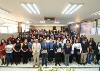 UABCS recibe acreditación para programas de Economía y Negocios e Innovación Económica por parte del CONACE