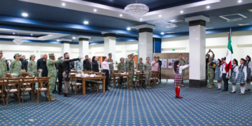 RECIBEN INTEGRANTES DE LAS FUERZAS DE SEGURIDAD RECONOCIMIENTO EN EL “DESAYUNO DE GRATITUD: HÉROES DE NUESTRA SOCIEDAD”