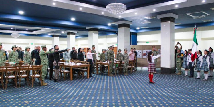 RECIBEN INTEGRANTES DE LAS FUERZAS DE SEGURIDAD RECONOCIMIENTO EN EL “DESAYUNO DE GRATITUD: HÉROES DE NUESTRA SOCIEDAD”