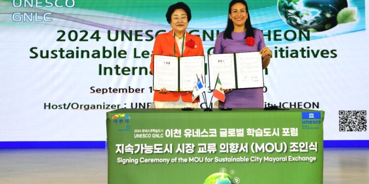 Destaca la participación de Milena Quiroga en el Foro Internacional de Ciudades del Aprendizaje