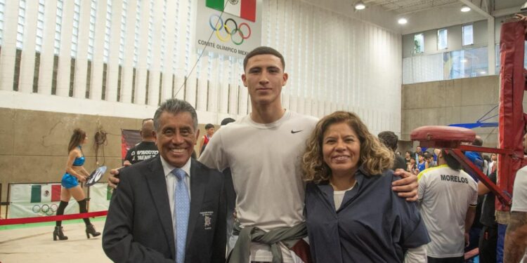 EMILIANO REDUCINDO GANA ORO EN GRAND PRIX Y VA A LA GUERRA EN LA FRONTERA