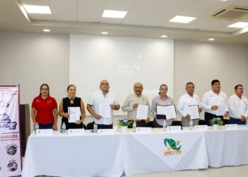 FIRMA CECYTE BCS, UTLP Y CANIRAC CONVENIOS PARA EL FORTALECIMIENTO EDUCATIVO DE BCS