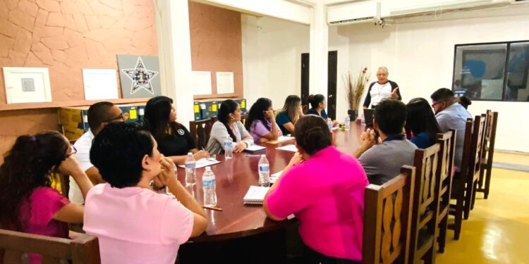 PERSONAL DE CENTROS DE REINSERCIÓN SOCIAL DE BCS SE CAPACITAN EN LENGUAJE DE SEÑAS