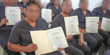 CLAUSURAN EN CENTRO DE REINSERCIÓN SOCIAL DE LA PAZ CURSO DE CONFECCIÓN DE UNIFORMES 