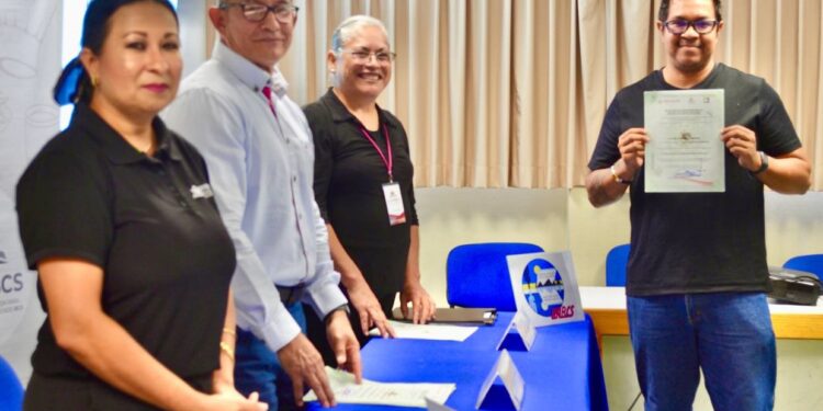 PROMUEVE ICATEBCS Y UABCS LA INCLUSIÓN SOCIAL A TRAVÉS DE TALLERES