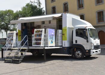 INICIA “LETRAS PENINSULARES”, RECORRIDO DEL LIBROBÚS EN BCS Y BC 