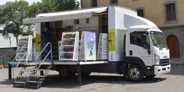 INICIA “LETRAS PENINSULARES”, RECORRIDO DEL LIBROBÚS EN BCS Y BC 