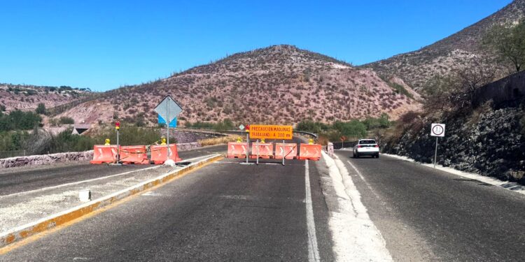 POR TRABAJOS DE RECONSTRUCCIÓN, CIERRAN TRÁNSITO VEHICULAR DEL ENTRONQUE DE COSTA BAJA -LIBRAMIENTO NORTE EN LA PAZ 