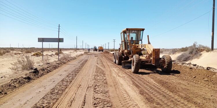 REHABILITA GOBIERNO DEL ESTADO EL CAMINO A BENITO JUÁREZ EN MULEGÉ