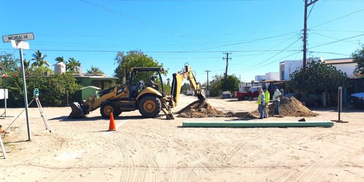 INICIAN TRABAJOS DE PAVIMENTACIÓN EN CALLES DE LA SUBDELEGACIÓN DE CHAMETLA