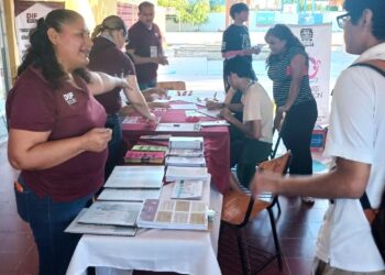 EN LA PAZ, 120 ESTUDIANTES DE SECUNDARIA RECIBIERON SERVICIOS Y ORIENTACIÓN EN MATERIA DE SALUD 