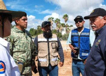 ATIENDE PROTECCIÓN CIVIL ESTATAL A VECINOS DE LOMAS DEL FARO EN LOS CABOS