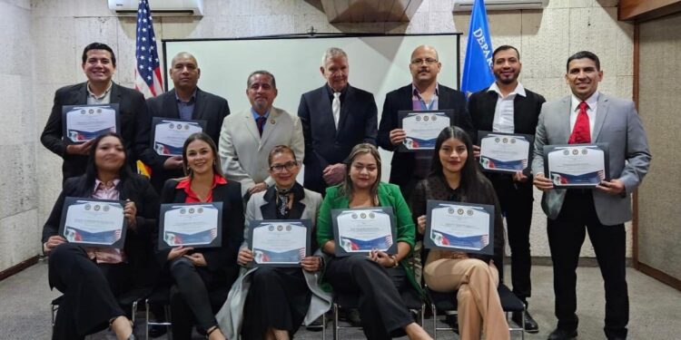 CAPACITA PGJE A NUEVOS INSTRUCTORES PARA FORTALECER LA PROFESIONALIZACIÓN DE SERVIDORES PÚBLICOS