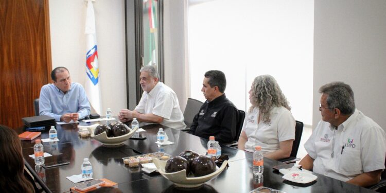 CONVENIO ENTRE PGJE E ISIPD FACILITARÁ TRASLADOS PARA VÍCTIMAS DE DELITO CON DISCAPACIDAD 