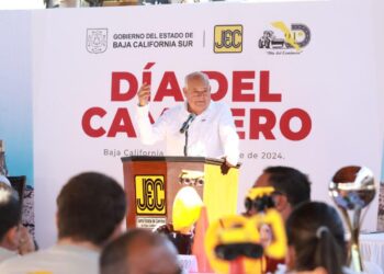 RECONOCE GOBERNADOR LABOR DE QUIENES HAN MEJORADO LAS VÍAS DE COMUNICACIÓN EN BCS