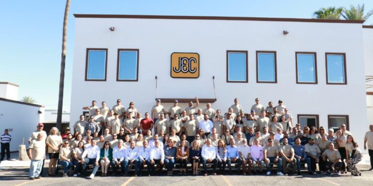 CONTINÚA SALUD ESTATAL CON OPERATIVO DE FUMIGACIÓN PARA LA PREVENCIÓN Y CONTROL DEL DENGUE EN LOS CABOS