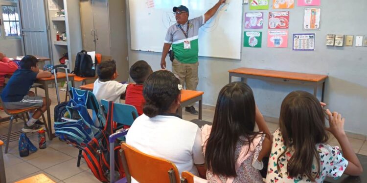 Protección Civil Municipal capacita a alumnos de primarias en prevención ante fenómenos naturales