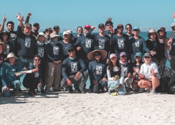 Recolectados más de 40 kilos de residuos en Macro Limpieza de Playa Pichilingue