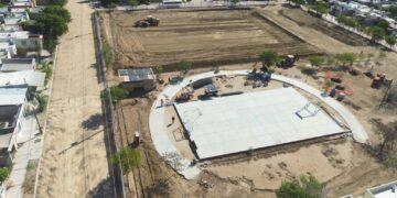 Supervisa Alcaldesa Milena Quiroga avances en la obra del parque de la colonia Ayuntamiento